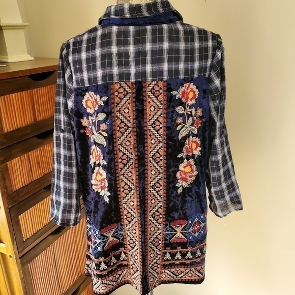 Gorgeous plaid shirt w/ velvet embroidered back S - Picture 2 of 10